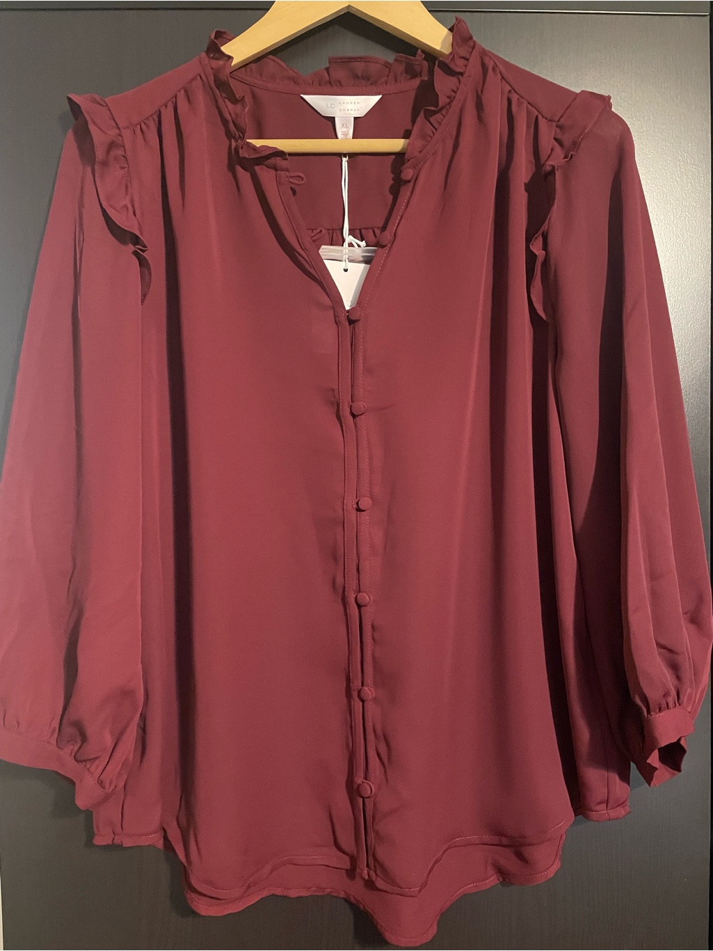 Nwt Lc Lauren Conrad Lightweight Ruffled Button-Front Blouse - Burgundy